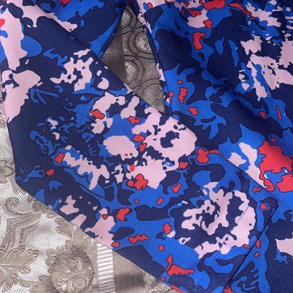 Women Floral Two Piece Blazer Set - Picture 6 of 8